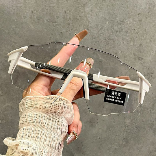 Cycling anti-fog color-changing glasses cool windproof sand mountain sports goggles hot sun color-changing sunglasses in stock