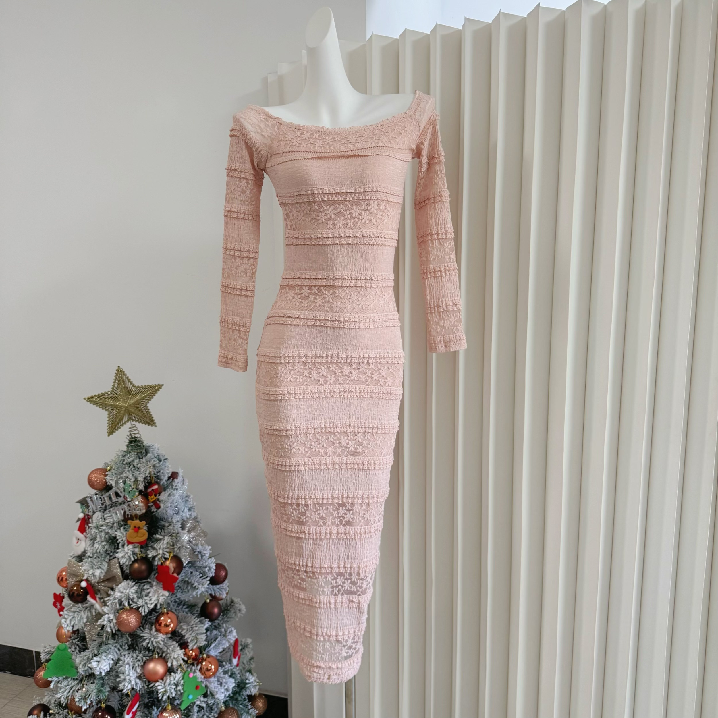 拾依集2026年春季新款女一字肩粉色连衣裙大方得体绝美后开叉裙子,淘宝优惠券,粉丝福利购,淘宝优惠卷