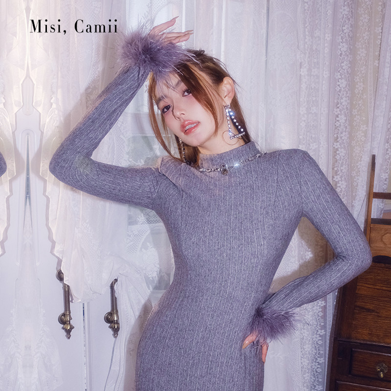 Misi.Camii早秋新款设计师品牌名媛风时尚感钻饰羽毛袖针织连衣裙
