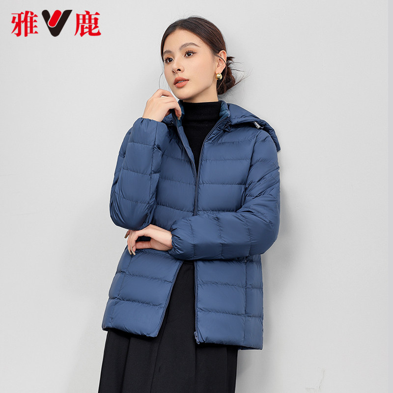 雅鹿轻薄短款妈妈羽绒服女冬季2025新款时尚可脱卸帽大码保暖外套