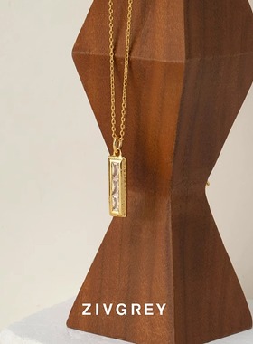 ZIVGREY轻奢复古方牌金色项链