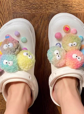 Crocs小红书毛球鞋花洞洞鞋配饰