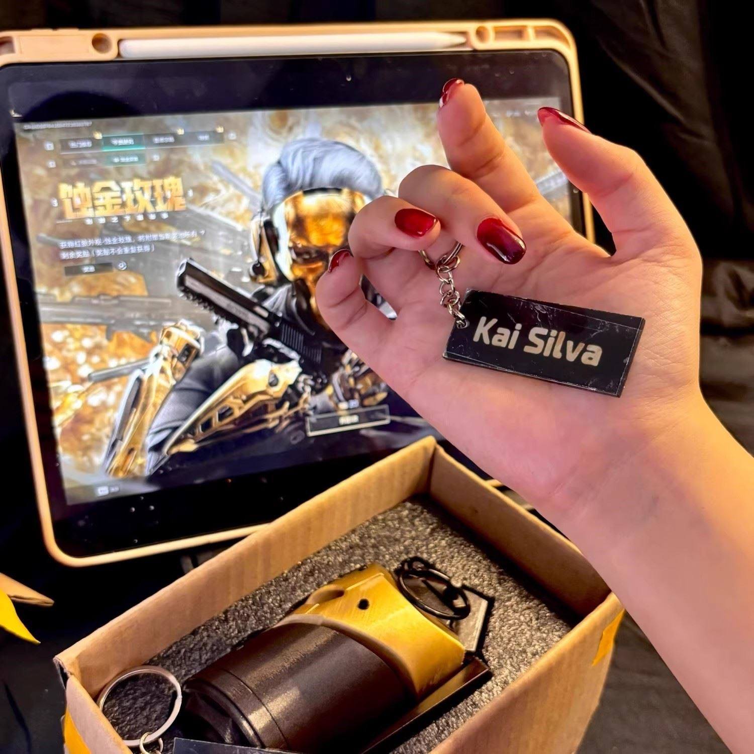 三角洲行动蚀金玫瑰红狼烟雾弹cos道具挂件礼物模玩桌面摆件周边,淘宝优惠券,粉丝福利购,淘宝优惠卷