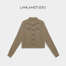 (Autumn Day Romance) The retro blouse fashion 100 hitch knit sweater cardiovert