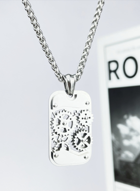 嘻哈潮男钛钢可转动齿轮军牌项链