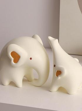 新居马上高档有钱招财乔迁礼物酒架玄关客厅摆件陶瓷酒柜装饰品