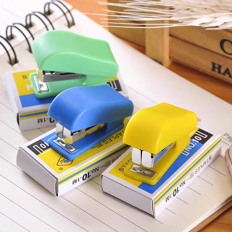 Stapler for students, mini small stapler, staple remover, portable office handheld, labor-saving