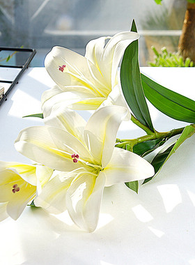 单枝3D3头小百合花 仿真花 酒店橱窗婚庆摄影道具家居装饰摆件