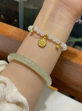 轻奢珍珠蝴蝶手链手珠情侣闺蜜气质百搭仿珍珠手串送女友礼物