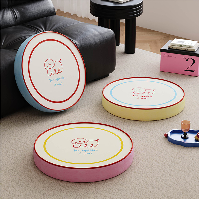Simple Korean futon cushion and small pouf for reading on the floor