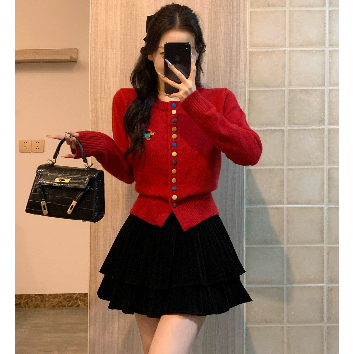 氛围感！红色刺绣毛衣开衫女彩色扣子圣诞本命年气质针织外套上衣,淘宝优惠券,粉丝福利购,淘宝优惠卷