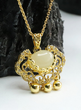 天然和田玉如意锁吊坠晴水玉石项链女士吉祥纳福礼物民族风饰品