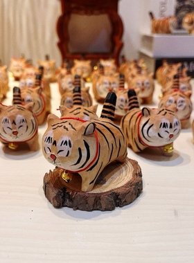 木刻小老虎木雕的摆件料礼品