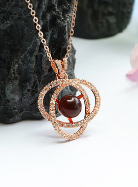 天然琥珀吊坠净水血珀项链镂空镶嵌女士复古民族风饰品节日礼物