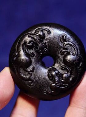 天然披毛x角雕刻古龙平安扣清晰可见文玩手把件送礼