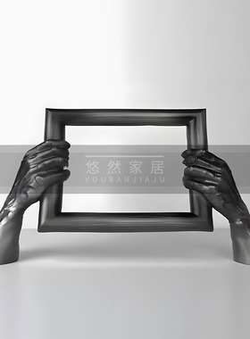 悠然家居极简现代样板间客厅餐桌面酒柜高脚杯洋酒威士忌饰品摆件