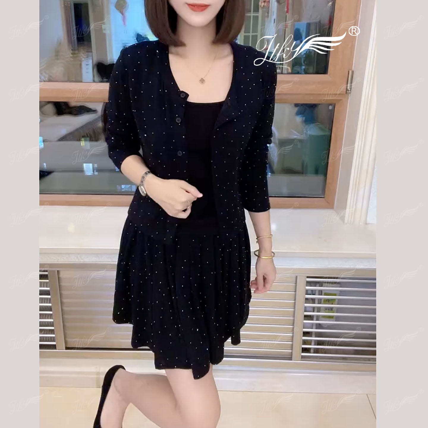 2025早秋新款时髦内搭吊带百褶高腰短裙开衫外套优雅减龄三件套女,淘宝优惠券,粉丝福利购,淘宝优惠卷