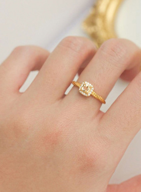 胖东来同款小方糖黄方钻戒指女金色食指环轻奢情人节送女朋友礼物