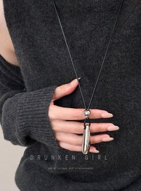 极简水滴吊坠项链女潮秋冬小众设计长款毛衣链2025新款高级感配饰