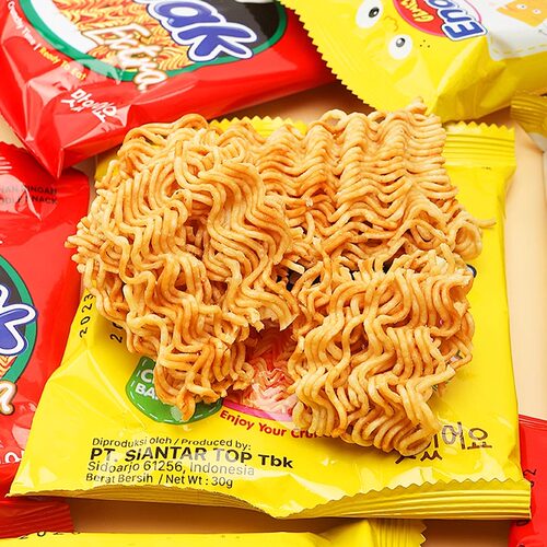 Gemez印尼进口小鸡面30g/包Enaak干脆面干吃面儿童零食休闲 - 图2
