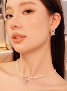 盛放珍珠项链高级轻奢配饰女锁骨链毛衣链生日礼物送女友卫衣链