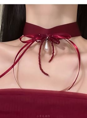 野心家原创【缪斯之语】酒红色蝴蝶结缎面颈链圣诞新年氛围感项链