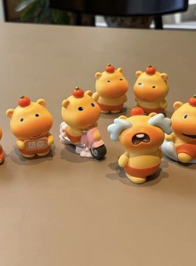 爆款可爱潮玩水豚噜噜盲盒桌面办公桌面装饰品小摆件玩具批发