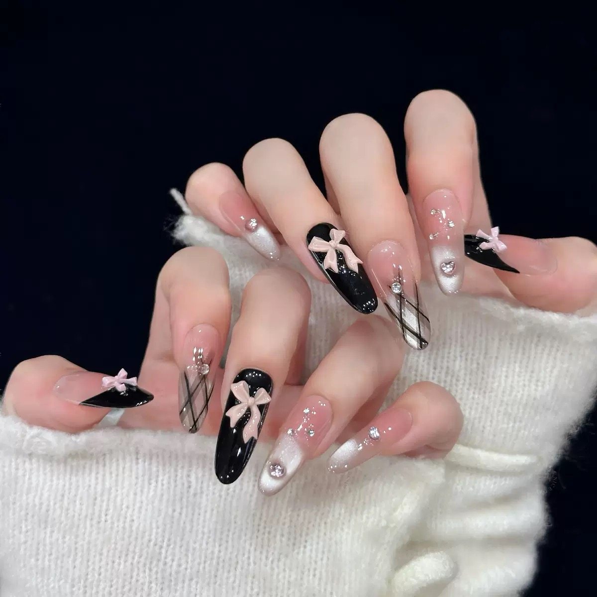 【公主格纹】甜酷风黑法粉蝴蝶结贴钻渐变猫眼甜心格纹手工穿戴甲,淘宝优惠券,粉丝福利购,淘宝优惠卷