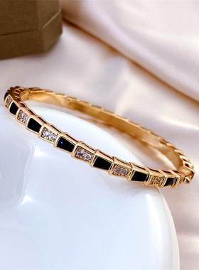 B V L V L V B家蛇形满钻蛇骨手镯白贝母红玛瑙轻奢镯子V金手环