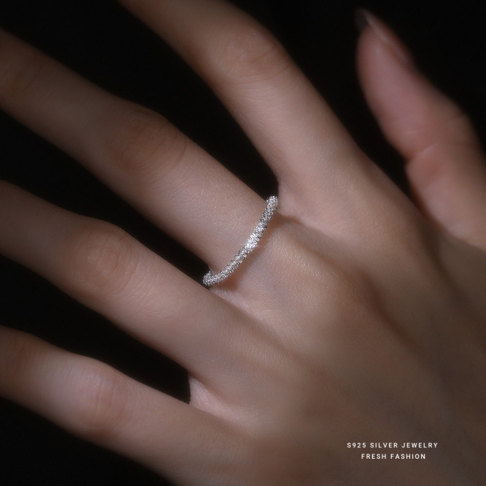 S925 sterling silver ring with closed mouth full of stars