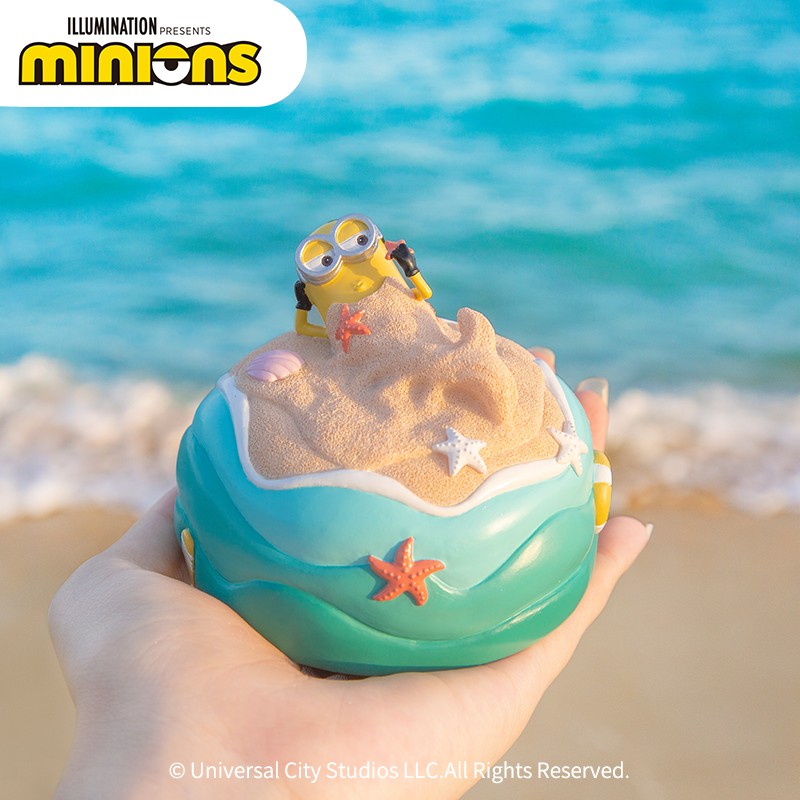 LOTS 环球影业小黄人正版周边音乐盒沙滩八音盒生日礼物女生儿童