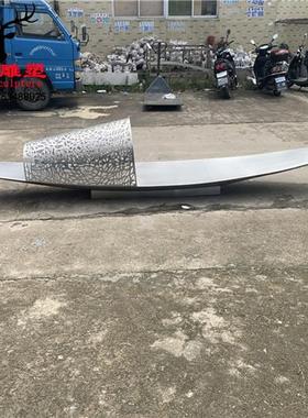 现代不锈钢小船雕塑园林景观售楼部水池户外流水镂空大型渔船定制