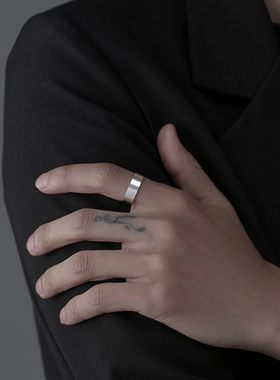 男女同款简约素圈银戒指大小可调