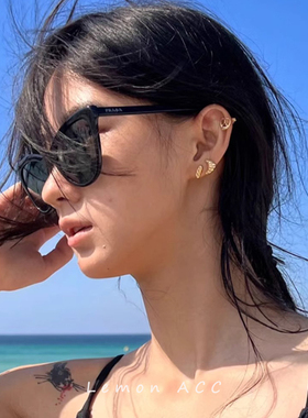 简约小巧牛角包碱水结耳钉
