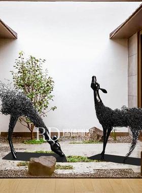 大型户外不锈钢镜面梅花鹿雕塑定制房地产金属镂空几何母子鹿摆件