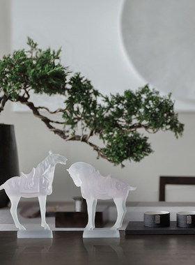 现代简约样板房树脂马头摆件