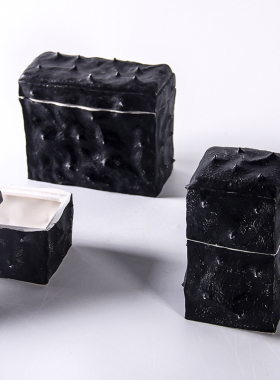 现代轻奢卧室陶瓷首饰盒摆件