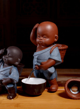 新品紫砂喷水茶宠变色陶瓷小和尚撒尿具配件人物摆件茶宠可爱创意