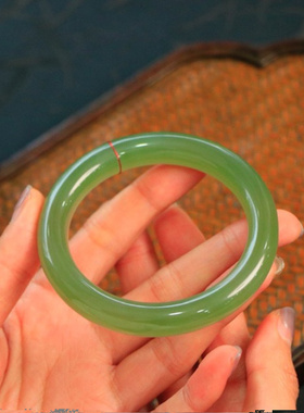 新疆和田玉碧玉手镯女款