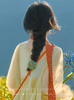 春意盎然~绿色花朵抓夹半扎发