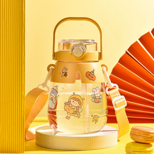 Мультяшная высококачественная вместительная и большая пластиковая детская милая портативная трубочка со стаканом подходит для мужчин и женщин, популярно в интернете