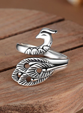 Accessories: Knitted sweaters, rings, women's personalized