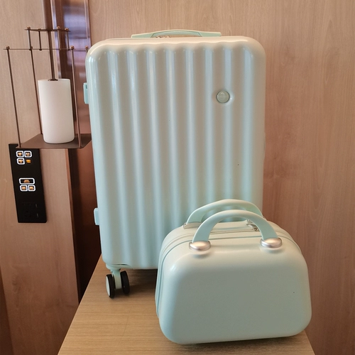 Прочный вместительный и большой чемодан для путешествий, 20 дюймов