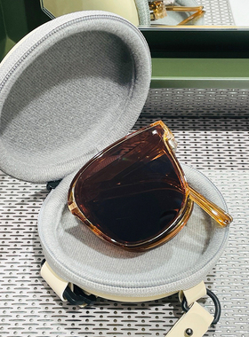 2022新款超轻折叠墨镜女高级感ins显脸小防晒太阳镜防紫外线强光