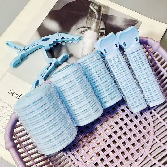 Blue fresh curling barrel with bangs and eight-character air curls