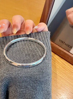 香港正生9999足银光面闭口手镯素圈泥鳅背实心时尚送妈妈老婆镯子