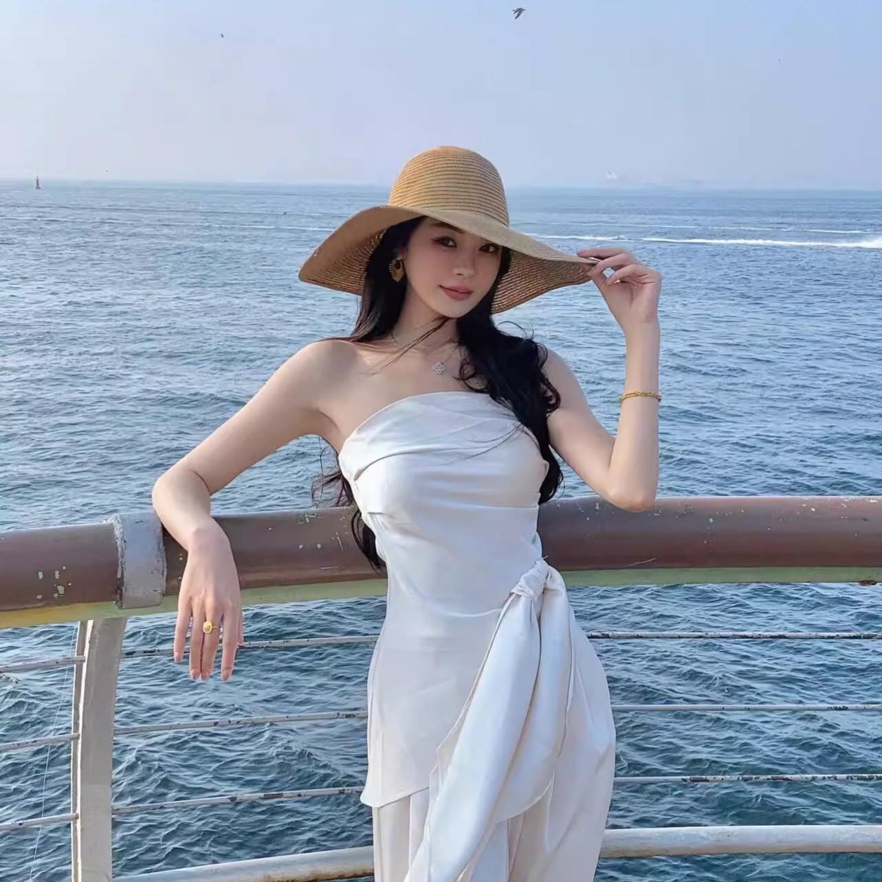 法式弧边超大帽檐草帽女夏防晒帽子旅行海边沙滩度假风草帽,淘宝优惠券,粉丝福利购,淘宝优惠卷