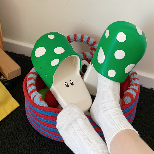 细细条时尚休闲百搭防滑厚底沙滩凉拖鞋可爱蘑菇夏季包头拖鞋女 - 图1