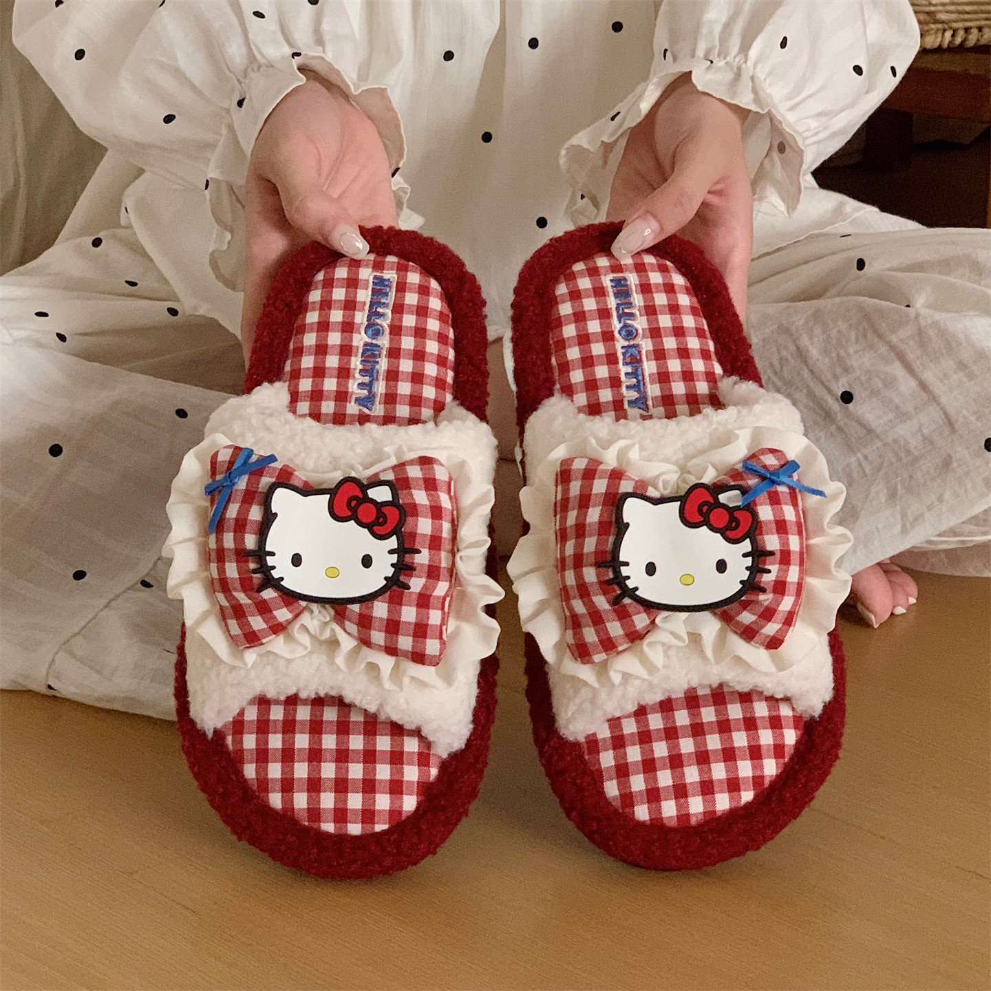 细细条居家防滑可爱地板毛毛拖鞋女冬正版HelloKitty一字棉拖鞋,淘宝优惠券,粉丝福利购,淘宝优惠卷