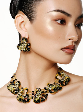 moh黑金珐琅水晶虎项链锁骨链